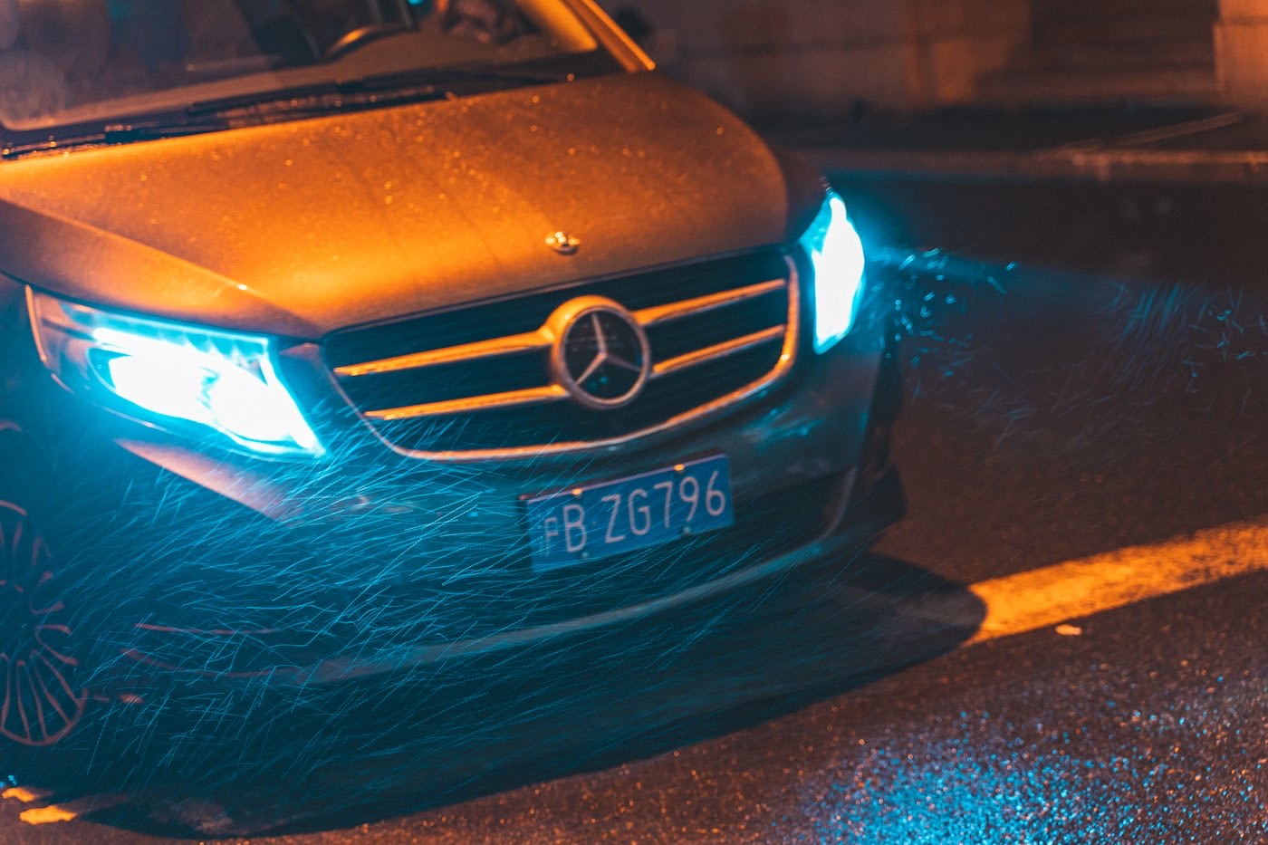 Aluguer de monovolume Mercedes Vito com motorista em Lisboa